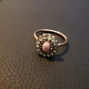 *RING delicate flower,  gold tone